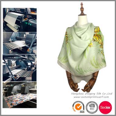 Tùy chỉnh in khăn len Merino với cạnh cán hoàn thiện